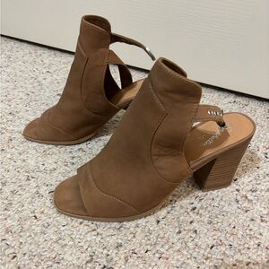 Seychelles Tan Open-Toe Block Heel Ankle Booties